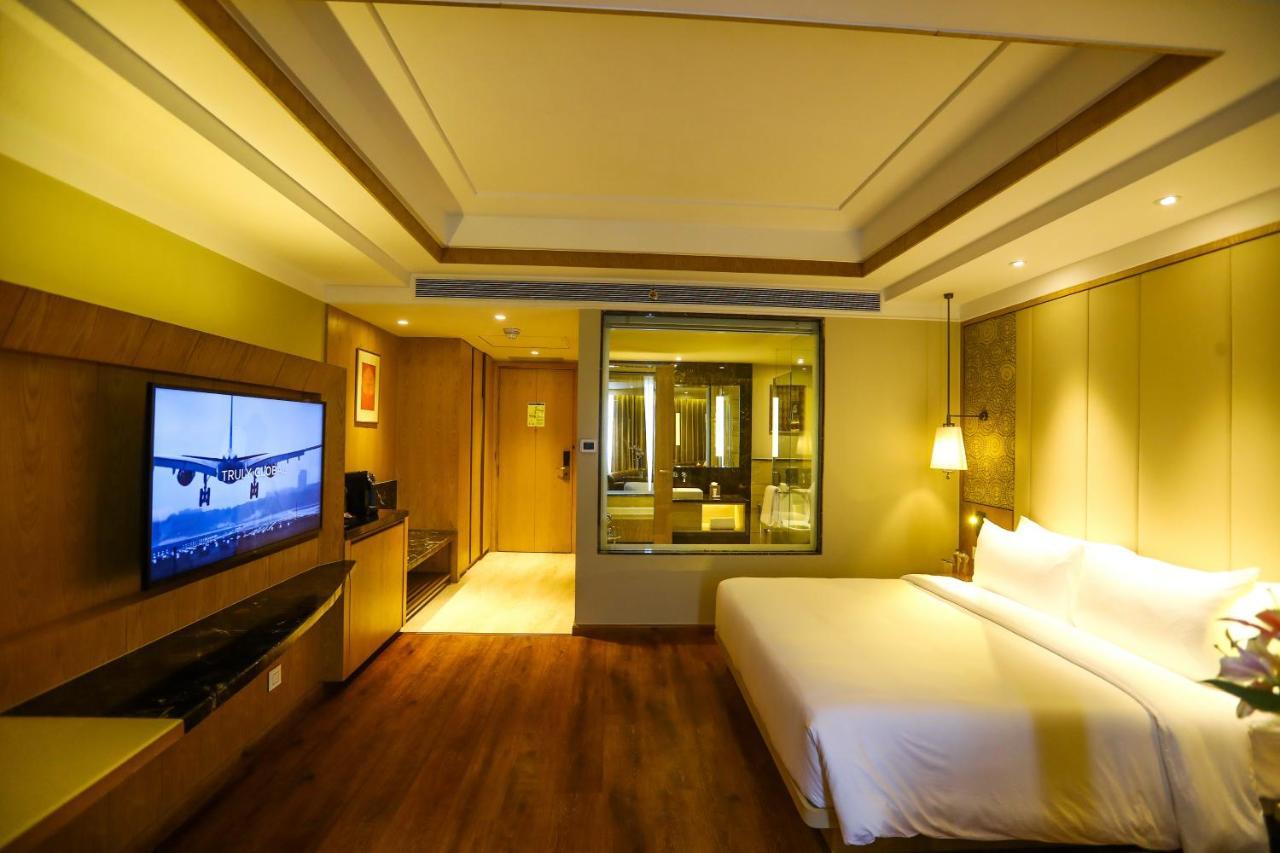 Radisson Bhopal Hotel Exterior photo
