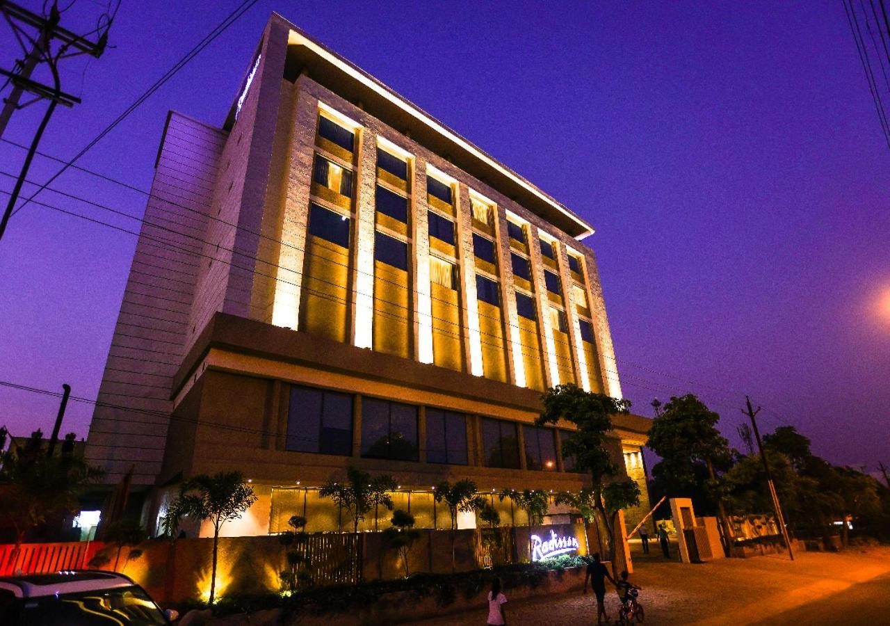 Radisson Bhopal Hotel Exterior photo