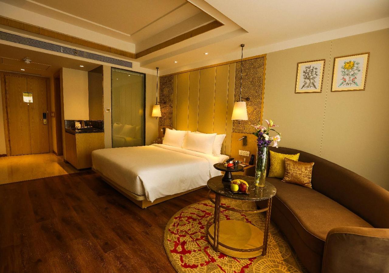 Radisson Bhopal Hotel Exterior photo