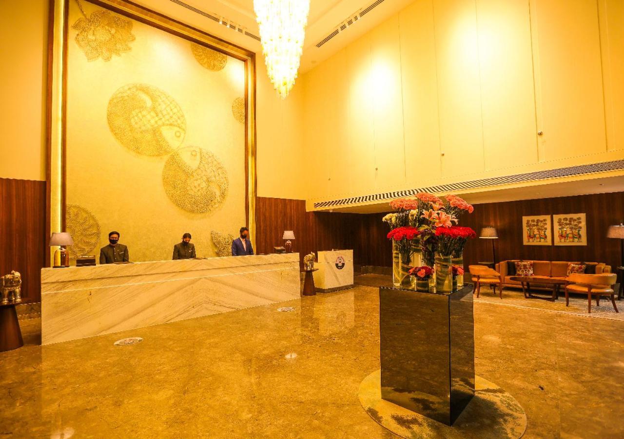 Radisson Bhopal Hotel Exterior photo