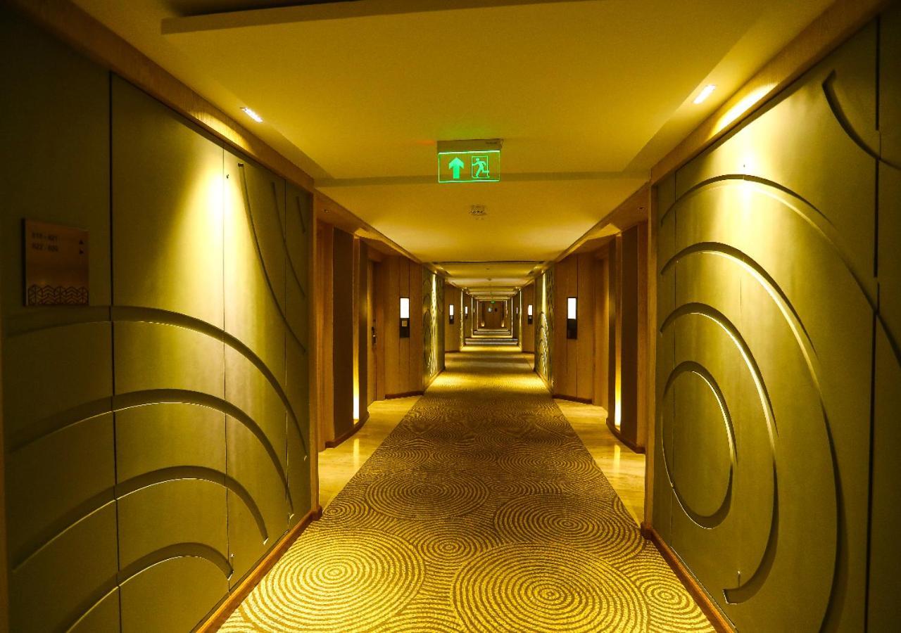 Radisson Bhopal Hotel Exterior photo