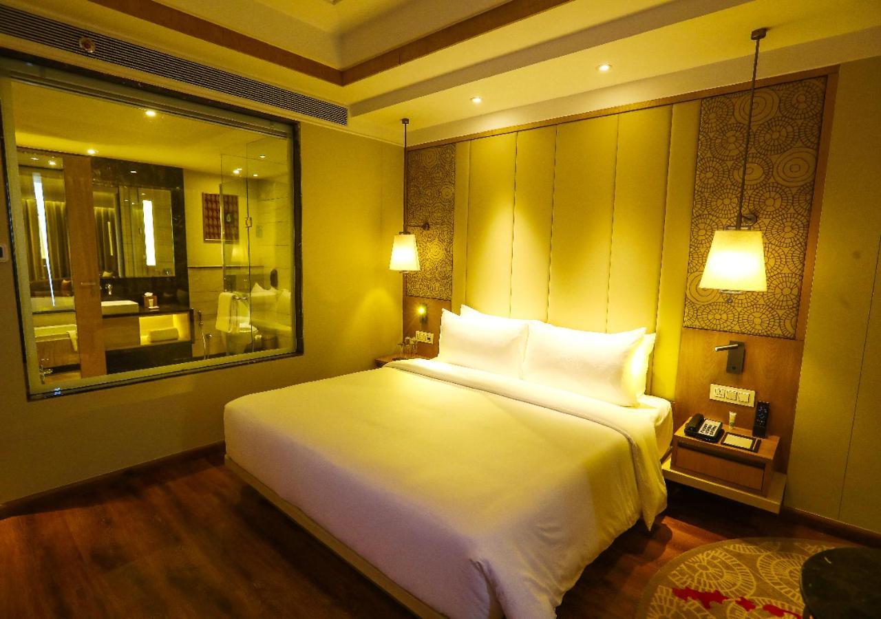 Radisson Bhopal Hotel Exterior photo