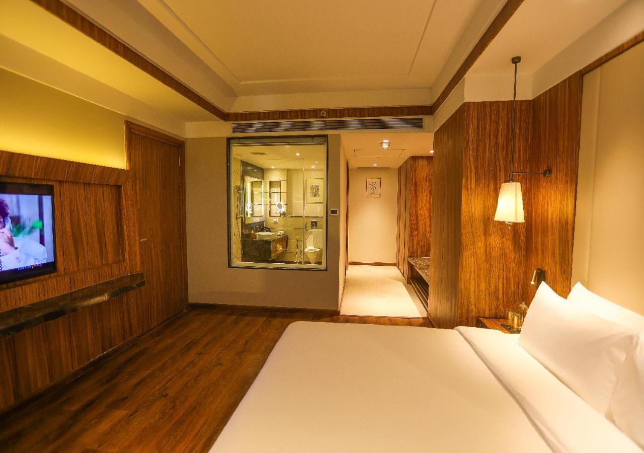 Radisson Bhopal Hotel Exterior photo