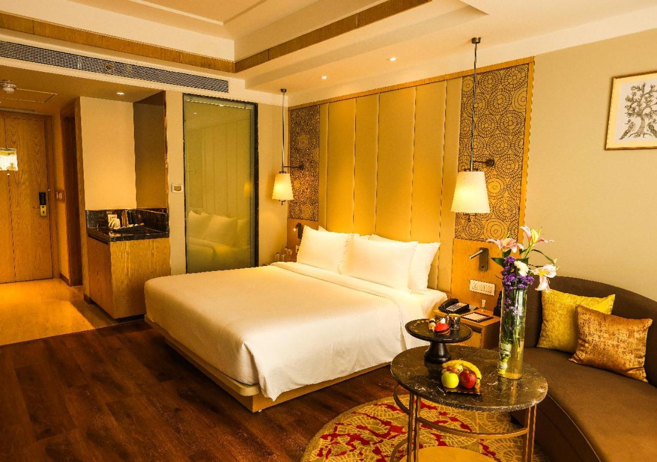 Radisson Bhopal Hotel Exterior photo
