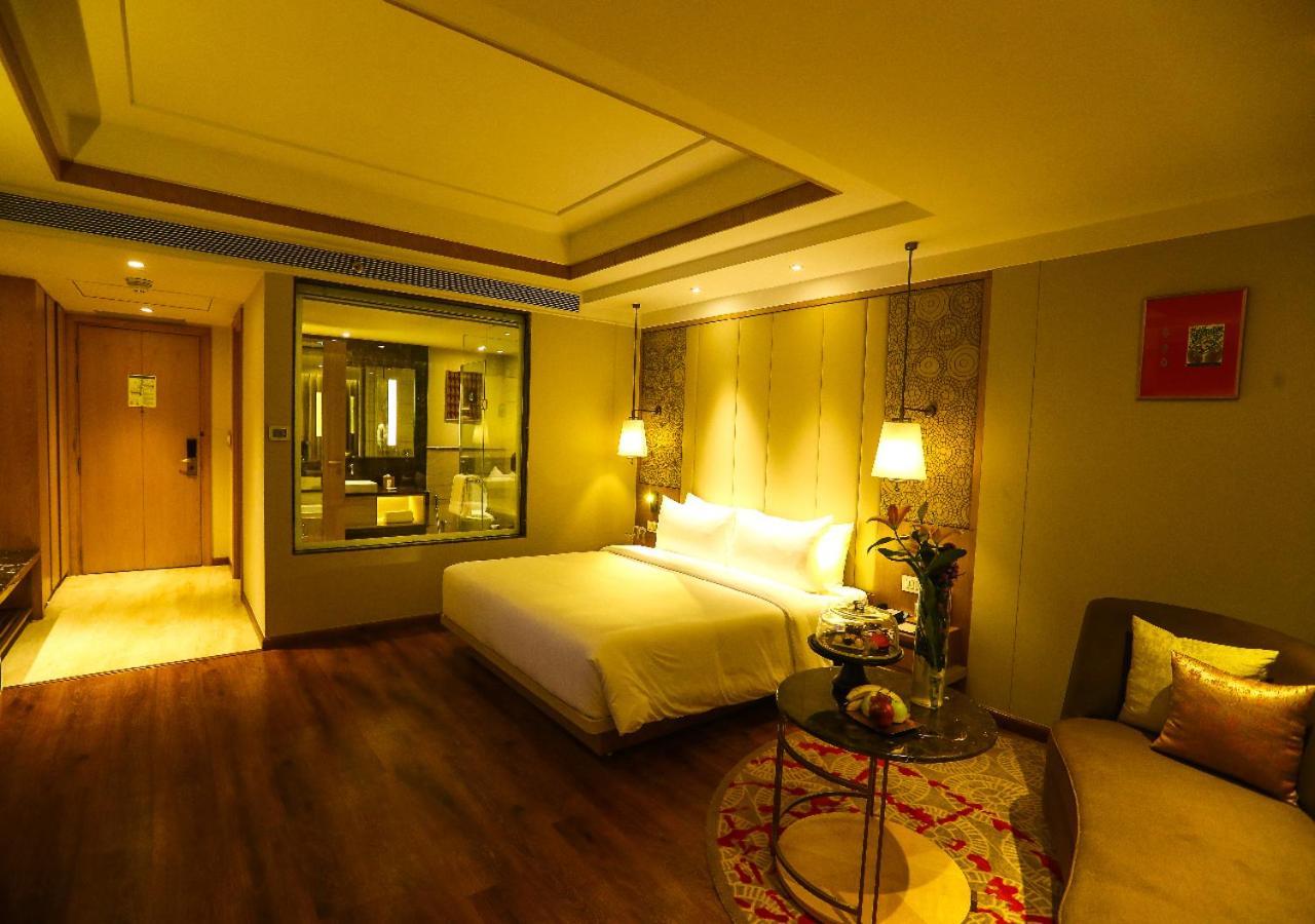 Radisson Bhopal Hotel Exterior photo