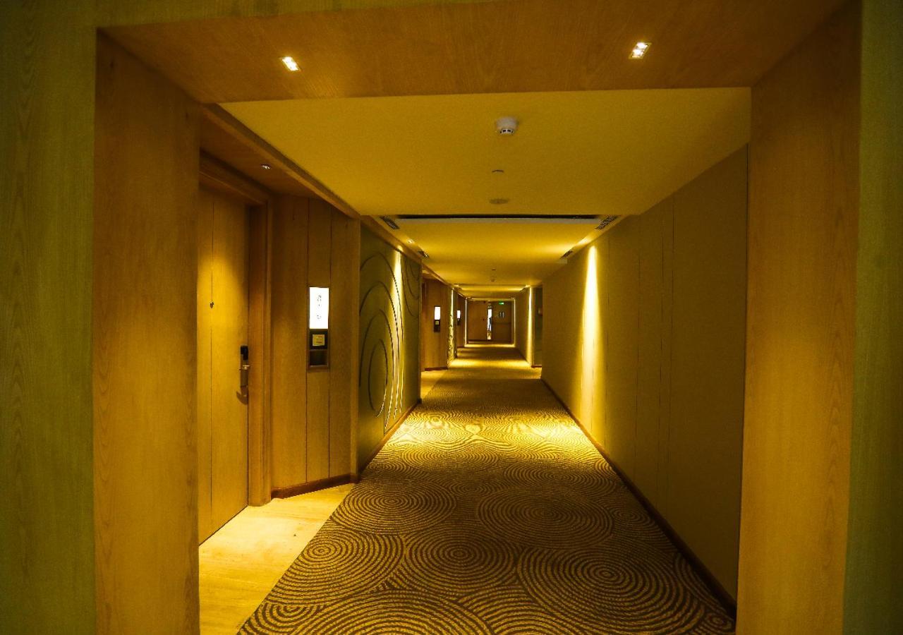 Radisson Bhopal Hotel Exterior photo