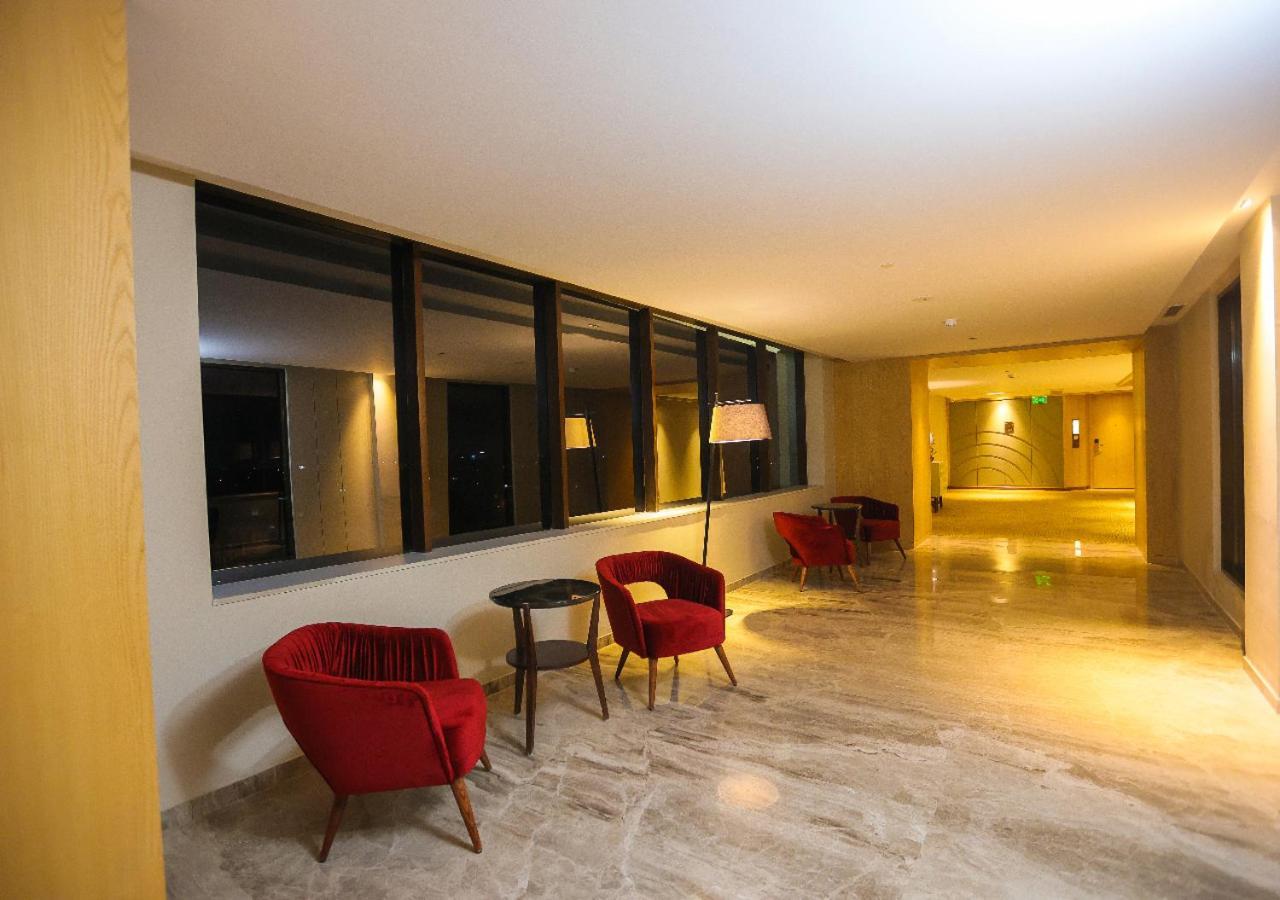 Radisson Bhopal Hotel Exterior photo