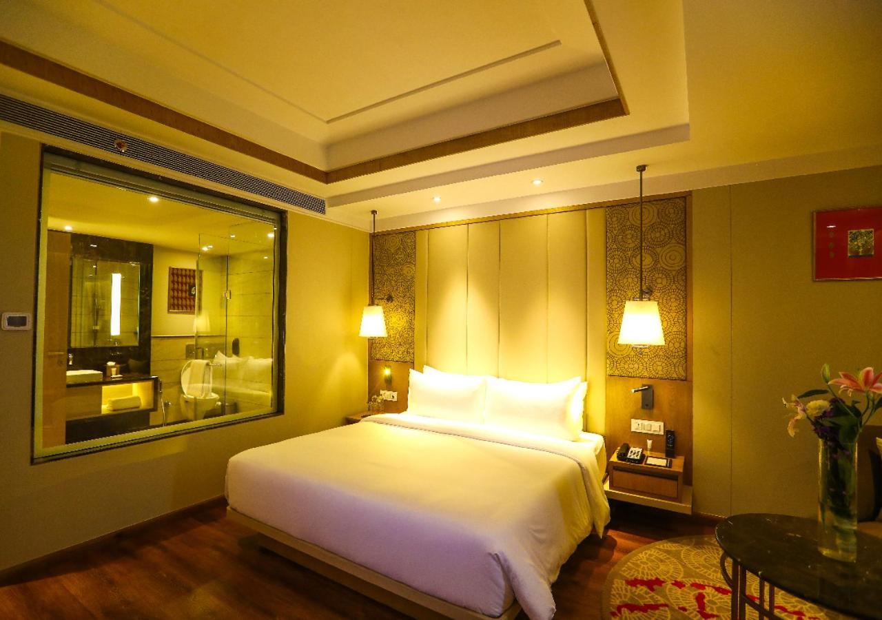 Radisson Bhopal Hotel Exterior photo