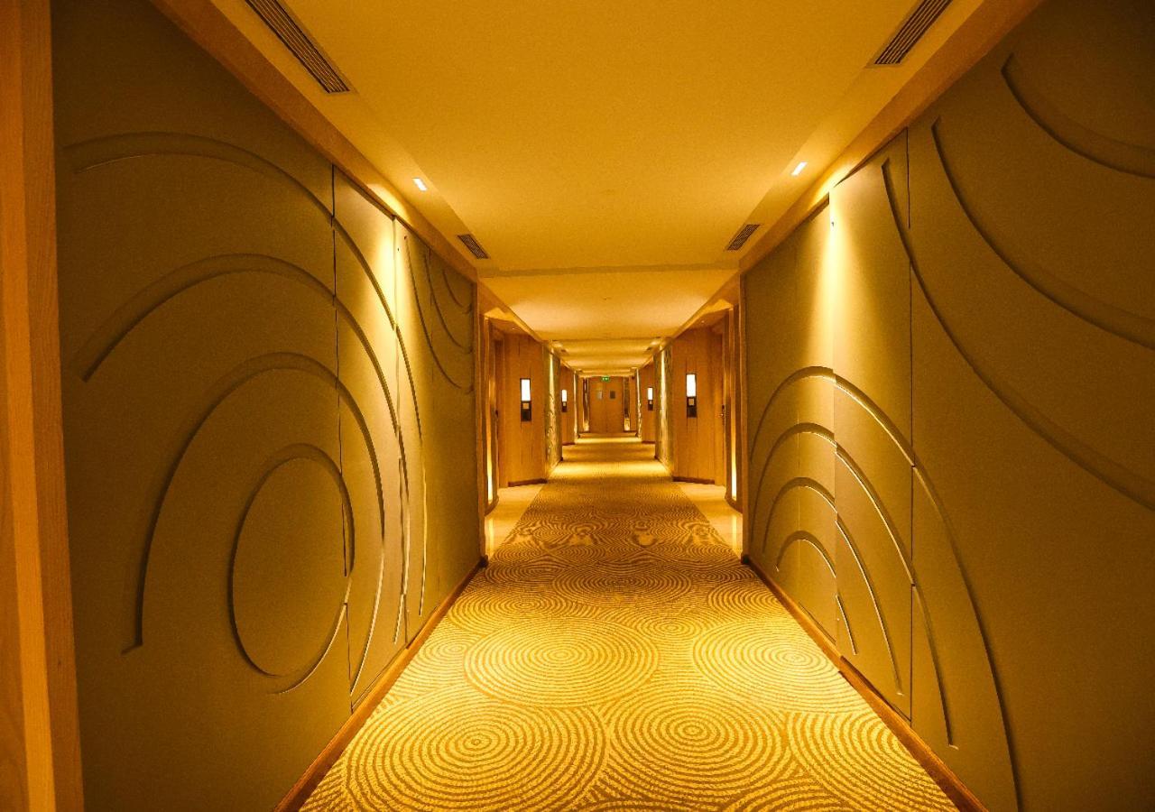 Radisson Bhopal Hotel Exterior photo