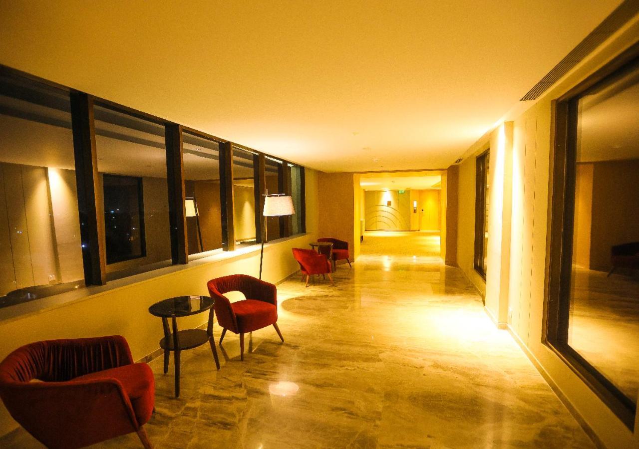 Radisson Bhopal Hotel Exterior photo