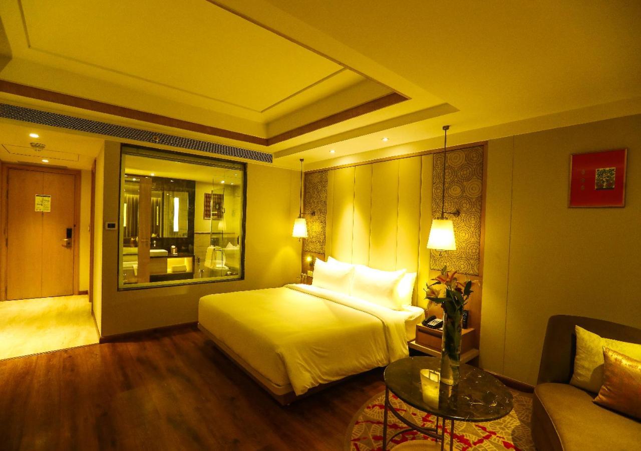 Radisson Bhopal Hotel Exterior photo
