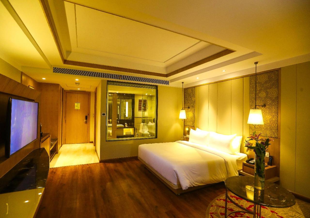 Radisson Bhopal Hotel Exterior photo