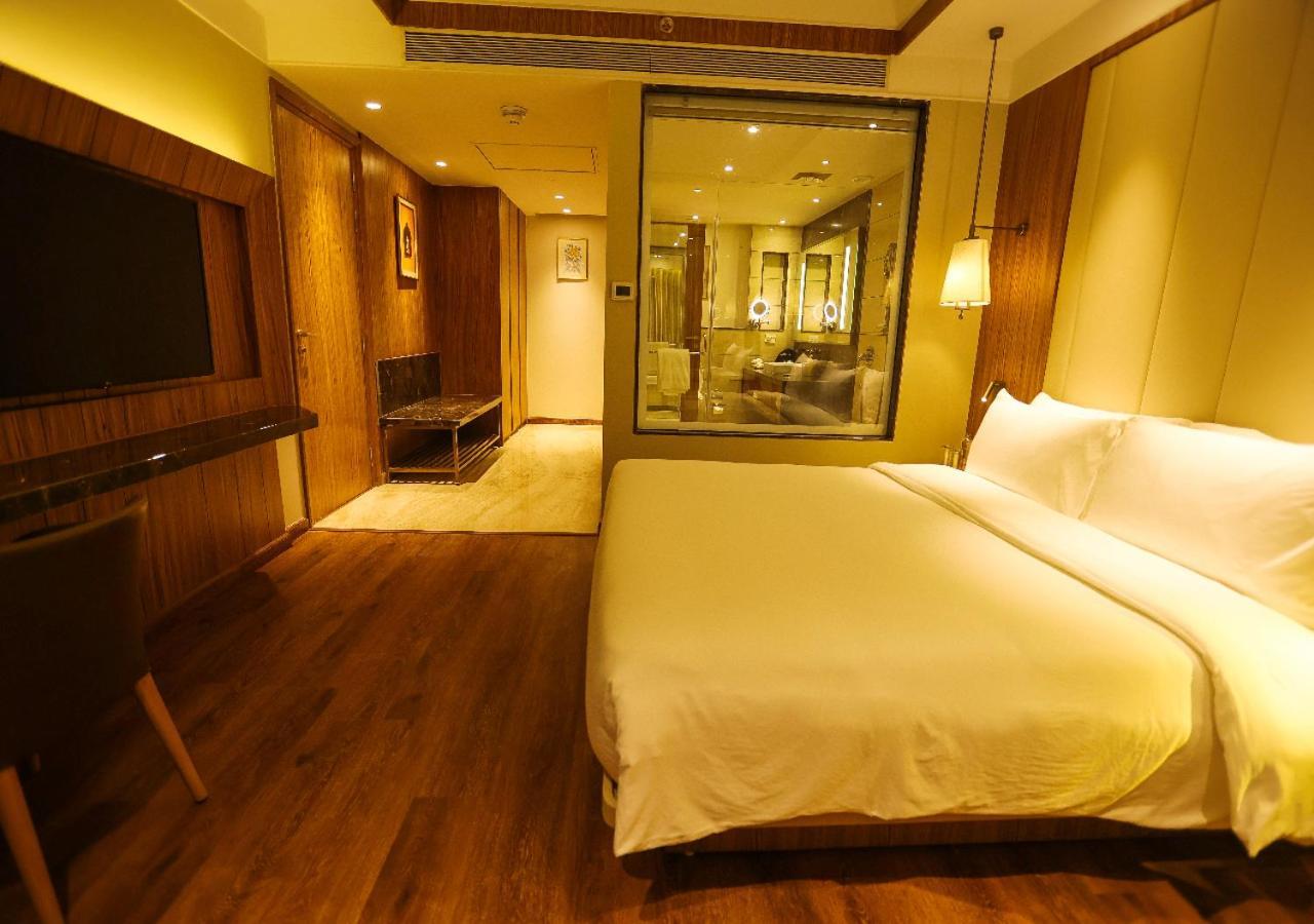 Radisson Bhopal Hotel Exterior photo