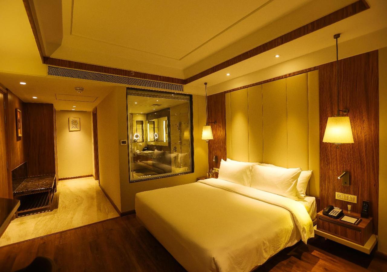Radisson Bhopal Hotel Exterior photo