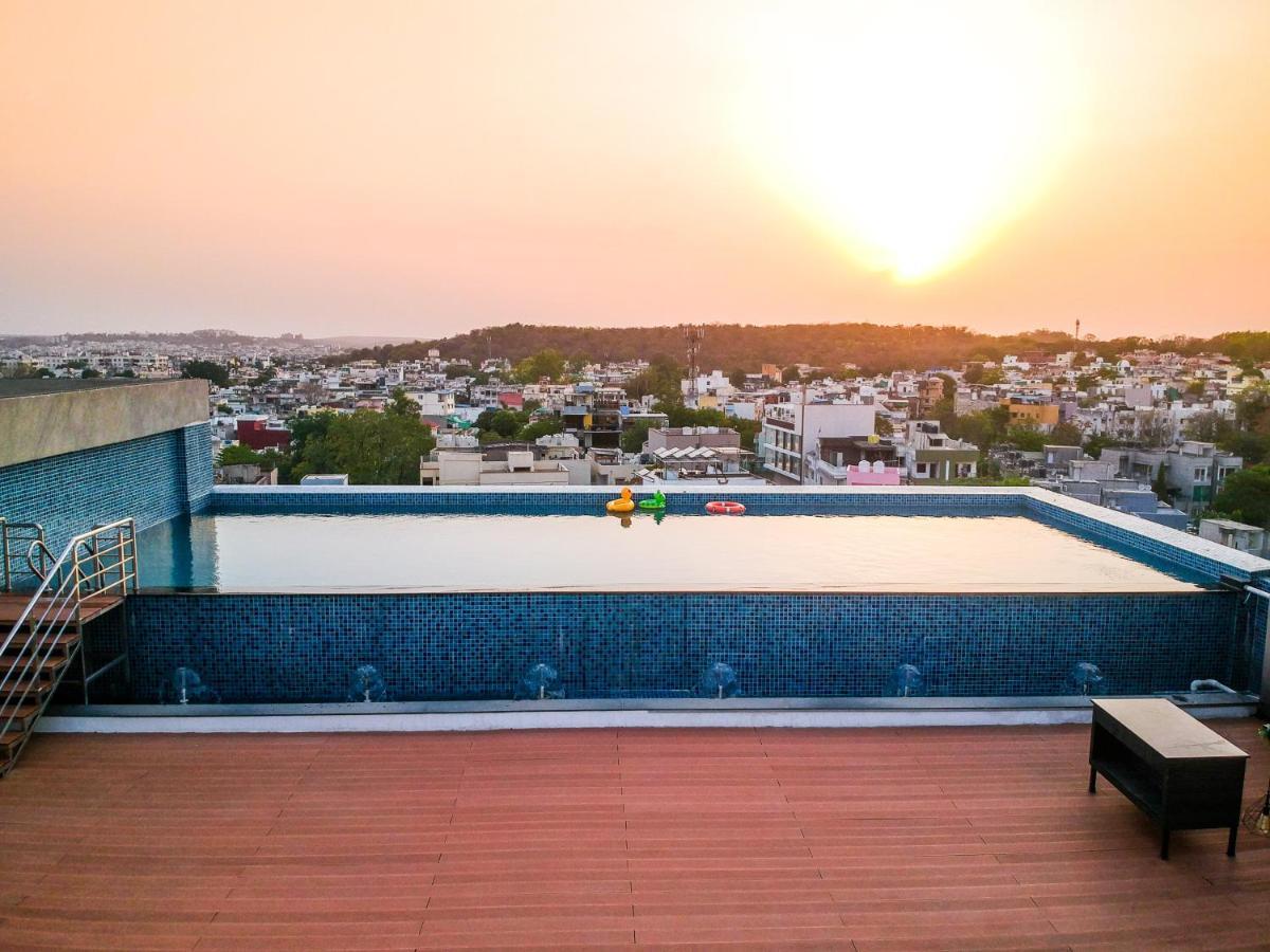 Radisson Bhopal Hotel Exterior photo